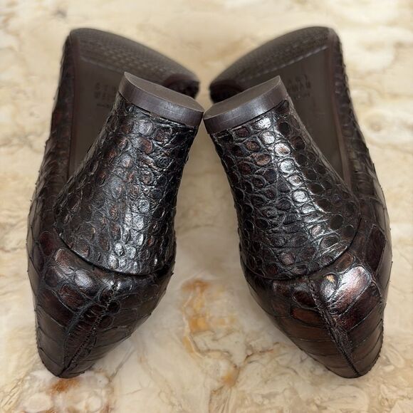Stuart Weitzman Crocodile Leather Pumps Vintage 2” Heels - Picture 11 of 14